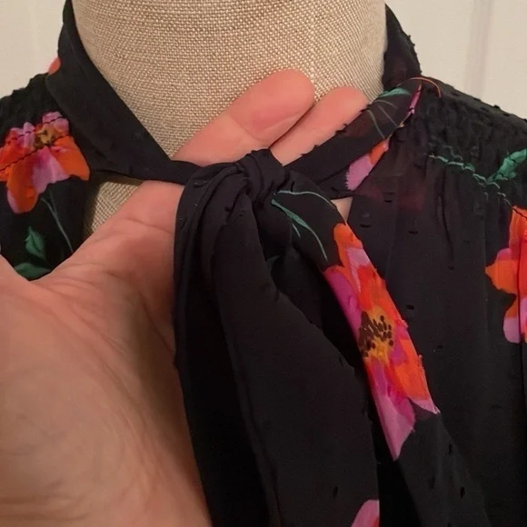 DKNY Dress Size 8 Navy Floral Chiffon Tie Neck Short Sleeve - Picture 5 of 12